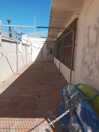 Foto 2 de Local en venda a El Rinconcillo amb terrassa i garatge