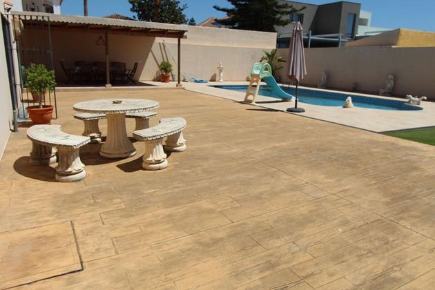 Foto 2 de Venta de chalet en San García de 4 habitaciones con terraza y piscina