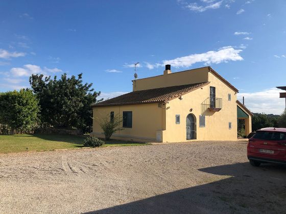 Foto 1 de Casa rural en venta en Centro - Roda de Barà de 4 habitaciones con terraza y jardín