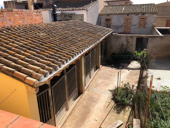 Foto 1 de Venta de casa en Banyeres del Penedès de 4 habitaciones con terraza y jardín