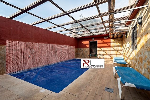 Foto 1 de Venta de chalet en Cártama de 6 habitaciones con terraza y piscina