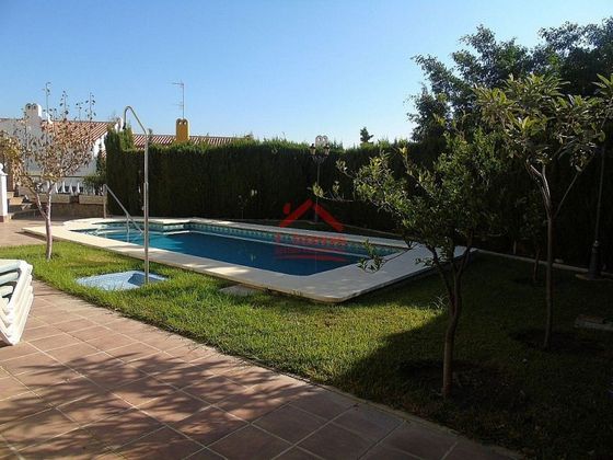Foto 2 de Pis en venda a Viña Málaga de 5 habitacions amb terrassa i piscina
