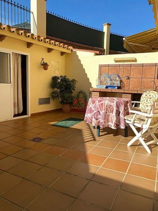 Foto 2 de Casa adosada en venta en Viña Málaga de 3 habitaciones con terraza y piscina