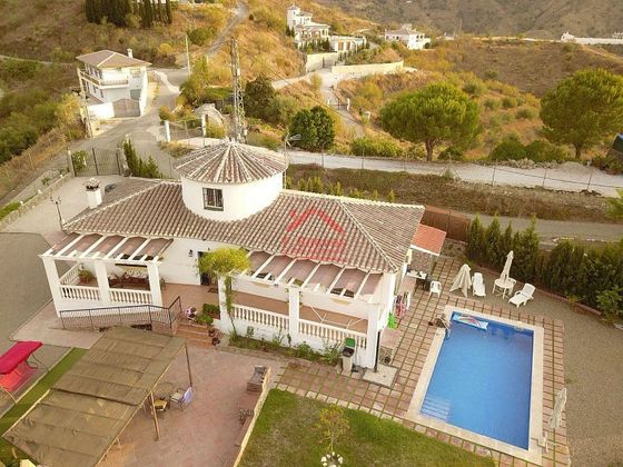 Foto 2 de Casa en venda a Viñuela de 4 habitacions amb terrassa i piscina