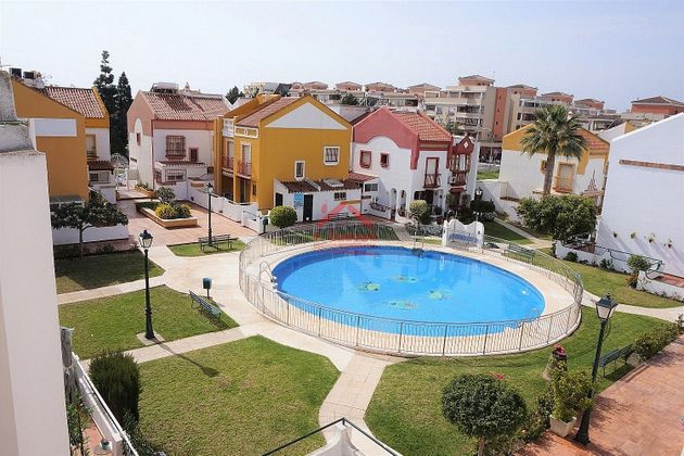 Foto 2 de Casa adossada en venda a El Tomillar de 3 habitacions amb terrassa i piscina