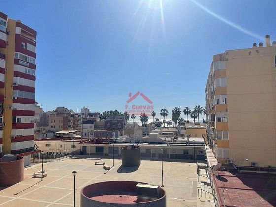 Foto 2 de Piso en venta en Centro - Vélez-Málaga de 2 habitaciones con terraza y piscina