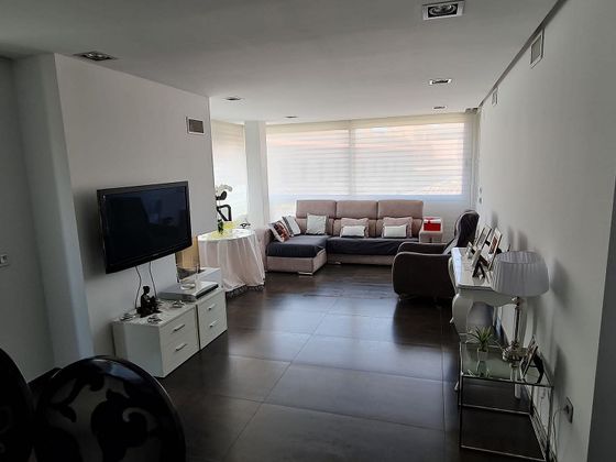 Foto 2 de Alquiler de piso en Centro - Murcia de 2 habitaciones con garaje y muebles