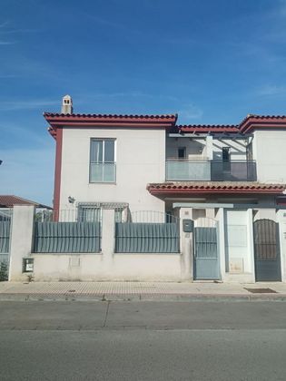 Foto 1 de Casa en venda a Castilleja de la Cuesta de 4 habitacions amb terrassa i jardí
