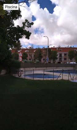 Foto 2 de Pis en venda a paseo Aranjuez de 3 habitacions amb terrassa i piscina