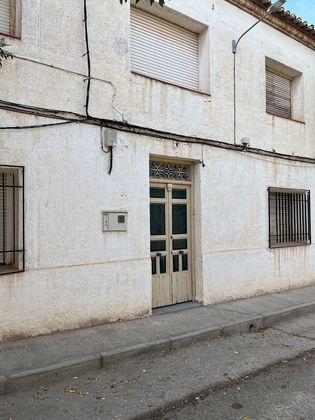 Foto 1 de Casa en venda a calle Del Rollo de 5 habitacions amb calefacció