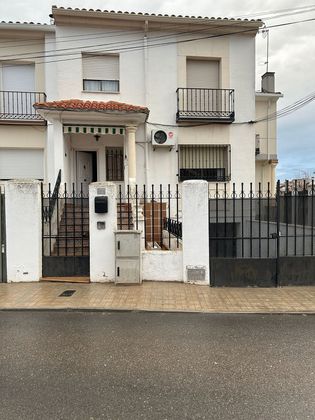 Foto 2 de Casa en venda a calle Hermanas Esquinas de 5 habitacions amb terrassa i calefacció