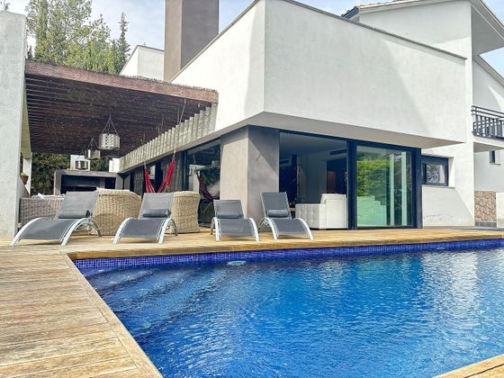 Foto 1 de Xalet en lloguer a Begues de 5 habitacions amb terrassa i piscina