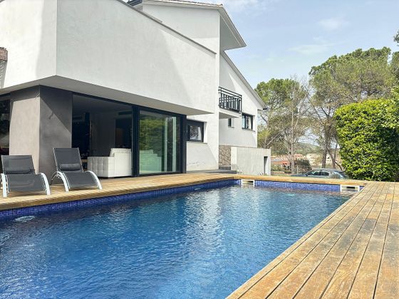 Foto 2 de Alquiler de chalet en Begues de 5 habitaciones con terraza y piscina