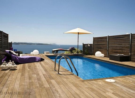 Foto 1 de Pis en venda a Sanxenxo de 4 habitacions amb terrassa i piscina