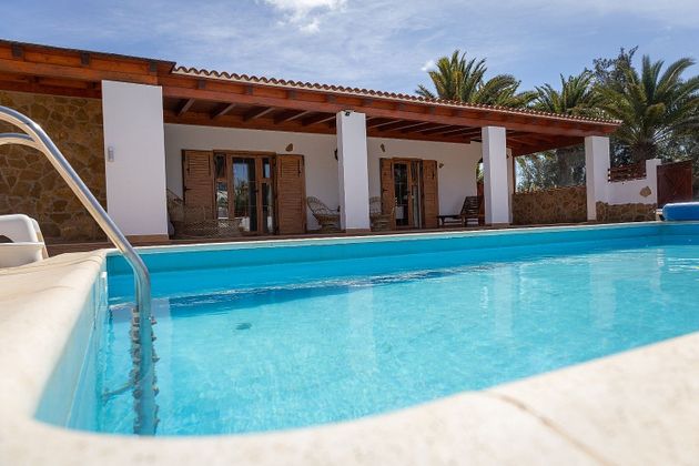Foto 2 de Casa rural en venda a Triquivijate de 5 habitacions amb terrassa i piscina