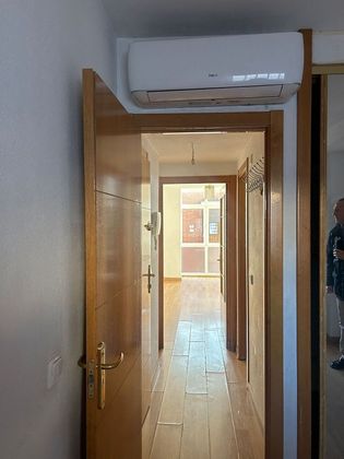 Foto 2 de Pis en lloguer a Pradolongo de 1 habitació amb balcó i aire acondicionat