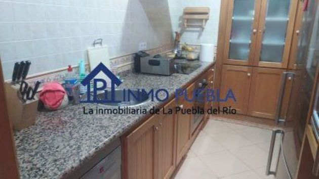 Foto 2 de Casa rural en venta en Puebla del Río (La) de 4 habitaciones con terraza y balcón