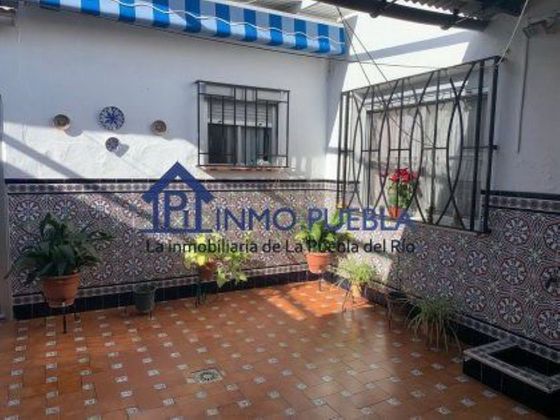 Foto 1 de Casa en venta en Puebla del Río (La) de 3 habitaciones con terraza y aire acondicionado