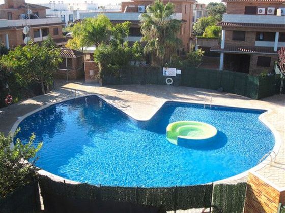 Foto 1 de Casa en venda a Vilafortuny - Cap de Sant Pere de 4 habitacions amb piscina i jardí