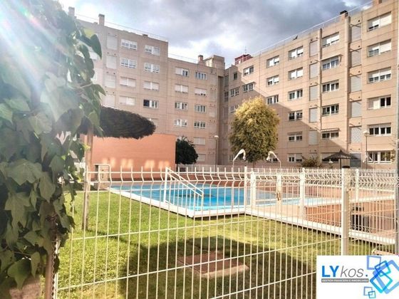 Foto 1 de Pis en venda a Ensanche de Vallecas - Valdecarros de 3 habitacions amb piscina i garatge