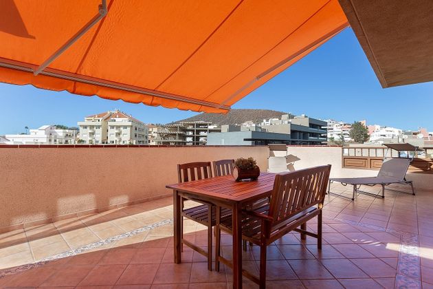 Foto 2 de Àtic en lloguer a Los Cristianos - Playa de las Américas de 3 habitacions amb terrassa i piscina
