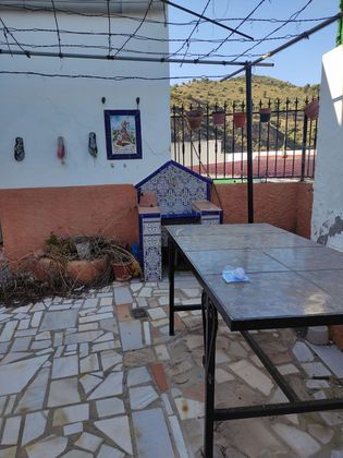 Foto 1 de Casa en venda a Vélez de Benaudalla de 4 habitacions amb terrassa i balcó