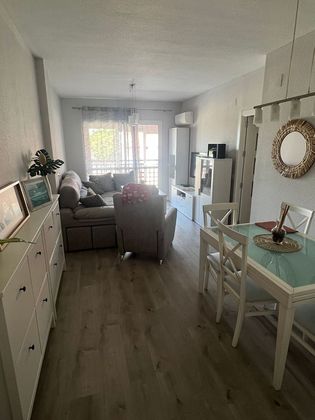 Foto 2 de Piso en venta en Palmete de 3 habitaciones con terraza y garaje
