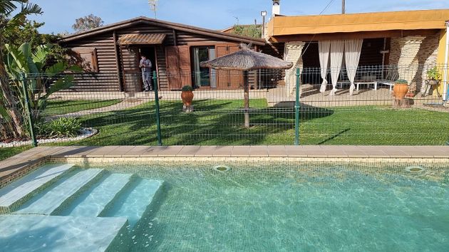 Foto 2 de Casa en venda a Centro - Norte de 2 habitacions amb piscina i jardí