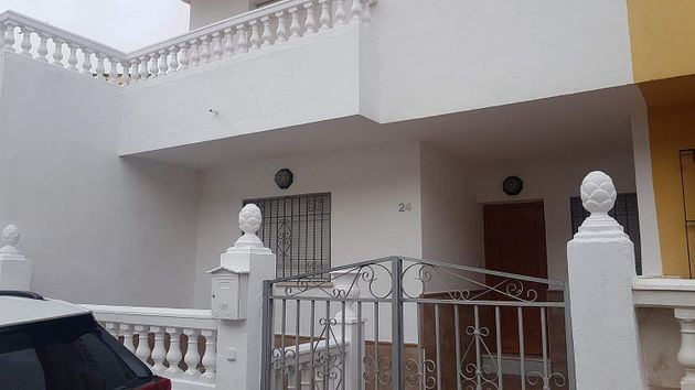 Foto 2 de Casa en alquiler en Ventas de Huelma de 4 habitaciones con terraza y muebles