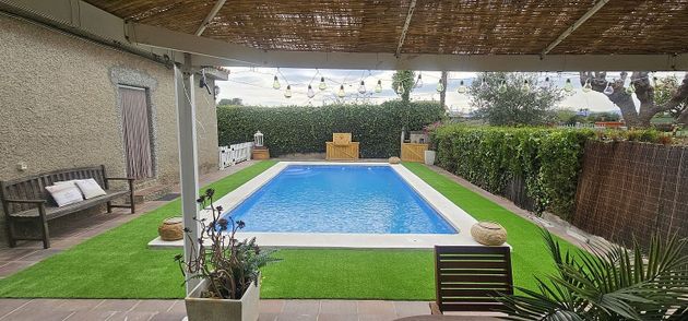 Foto 1 de Xalet en lloguer a El Pilar de 3 habitacions amb terrassa i piscina