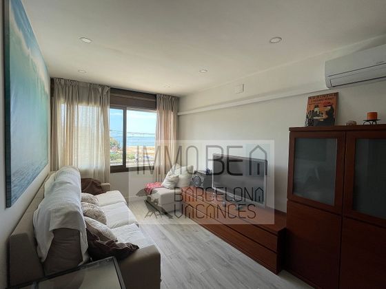 Foto 1 de Alquiler de piso en Arenys de Mar de 2 habitaciones con muebles y aire acondicionado