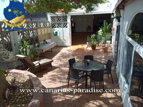 Foto 2 de Chalet en venta en Arguineguín de 6 habitaciones con terraza y jardín
