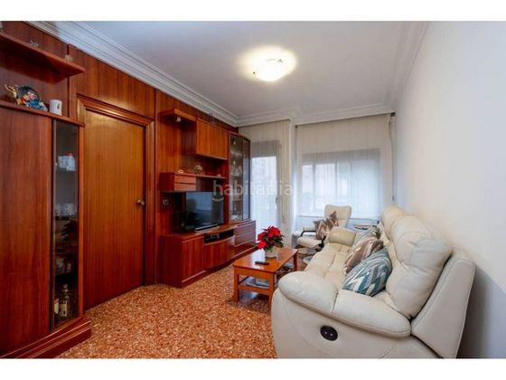 Foto 2 de Piso en venta en Marianao de 4 habitaciones con balcón y aire acondicionado