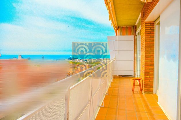 Foto 2 de Piso en venta en Cerdanyola de 4 habitaciones con terraza y balcón