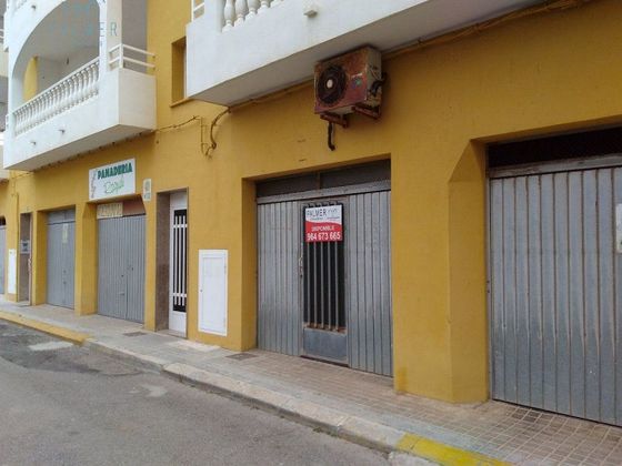 Foto 1 de Local en venta en calle Ibiza con aire acondicionado