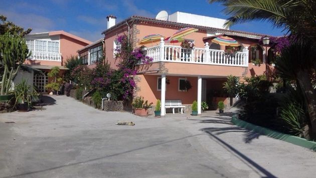 Foto 1 de Casa rural en venda a Arico de 6 habitacions amb terrassa
