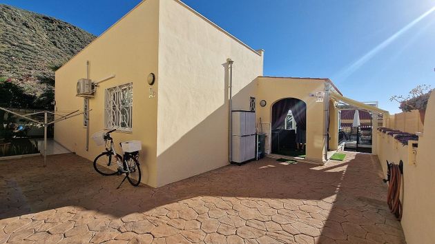 Foto 2 de Xalet en venda a Los Cristianos - Playa de las Américas de 5 habitacions amb terrassa i piscina