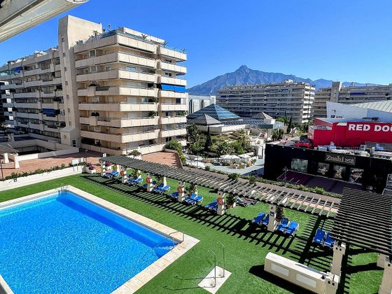 Foto 2 de Pis en venda a Puerto Banús de 3 habitacions amb terrassa i piscina