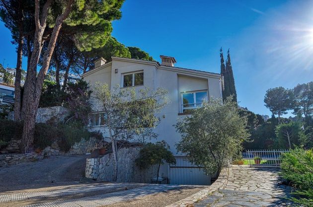 Foto 1 de Xalet en venda a Port Esportiu - Puig Rom - Canyelles de 8 habitacions amb terrassa i piscina
