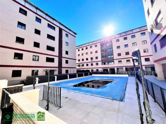 Foto 1 de Venta de piso en Puerta de Murcia - Colegios de 3 habitaciones con terraza y piscina