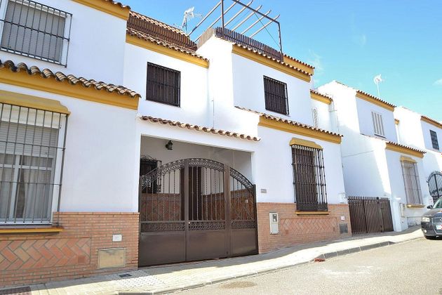 Foto 1 de Xalet en lloguer a calle Manuel de Falla de 3 habitacions amb terrassa i aire acondicionat