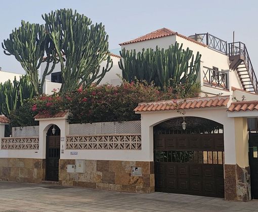 Foto 2 de Casa en venda a Corralejo de 4 habitacions amb terrassa i garatge