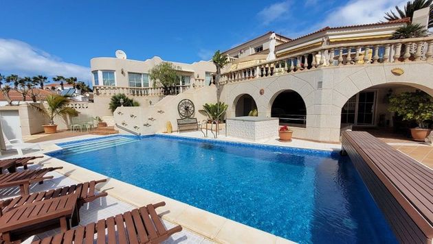 Foto 1 de Casa adossada en venda a Pájara de 7 habitacions amb terrassa i piscina