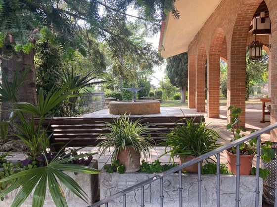 Foto 2 de Casa en venda a calle Asturias de 9 habitacions amb terrassa i piscina