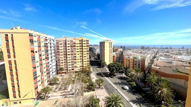 Foto 1 de Pis en venda a avenida Escaleritas de 3 habitacions amb balcó i ascensor