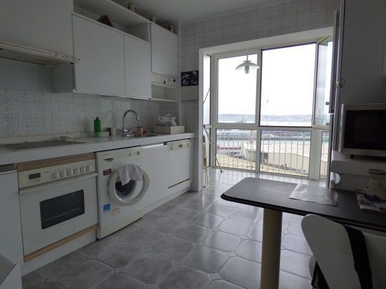 Foto 1 de Piso en venta en Santurtzi de 4 habitaciones con terraza y calefacción