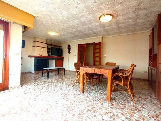 Foto 2 de Pis en venda a calle San Mateu de 4 habitacions amb terrassa i garatge