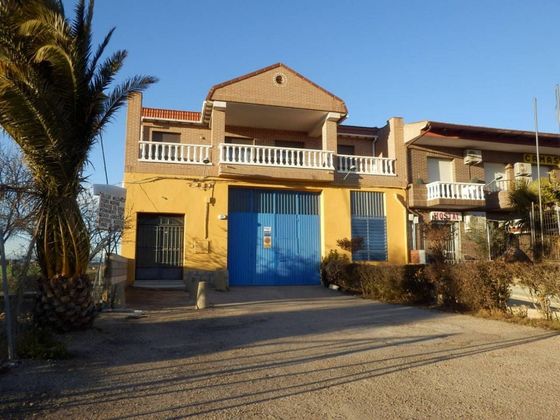 Foto 1 de Casa en venda a avenida Pablo Garnica de 4 habitacions amb terrassa i jardí