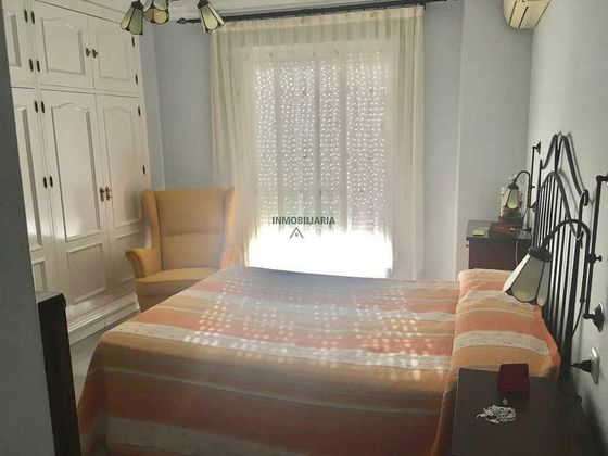 Foto 2 de Venta de piso en Ubrique de 3 habitaciones con balcón y aire acondicionado