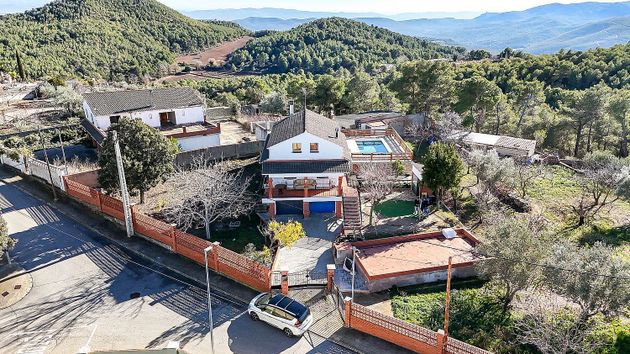 Foto 2 de Xalet en venda a Torrelles de Foix de 4 habitacions amb terrassa i piscina